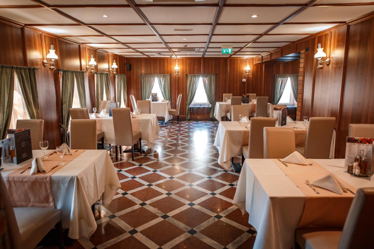 River Palace Hotel Atyraū 외부 사진