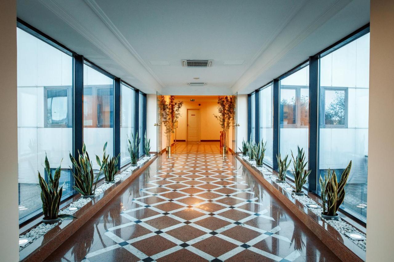 River Palace Hotel Atyraū 외부 사진