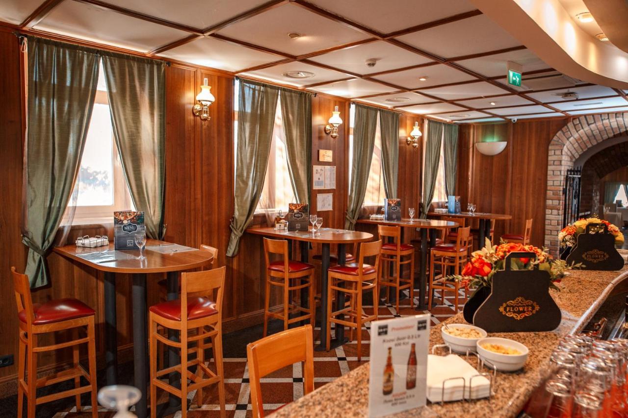 River Palace Hotel Atyraū 외부 사진